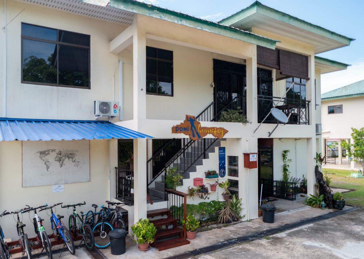 Poni Homestay Muara Buitenkant foto